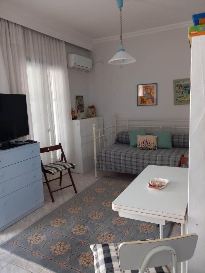 Rena'S Traditional Aegean House By The Sea Peraia  Екстер'єр фото